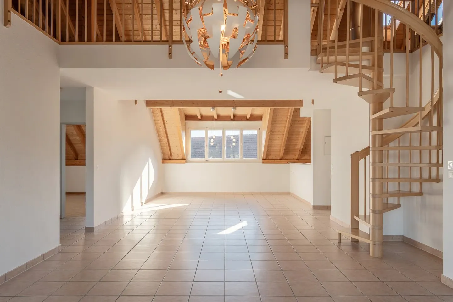 Large 4-room maisonette apartment with sauna and beautiful views in Schüpfen - Photo 1 of 16