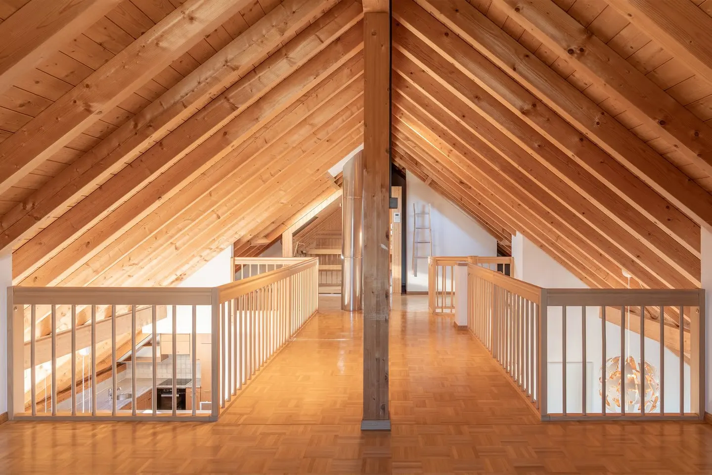 Large 4-room maisonette apartment with sauna and beautiful views in Schüpfen - Photo 14 of 16