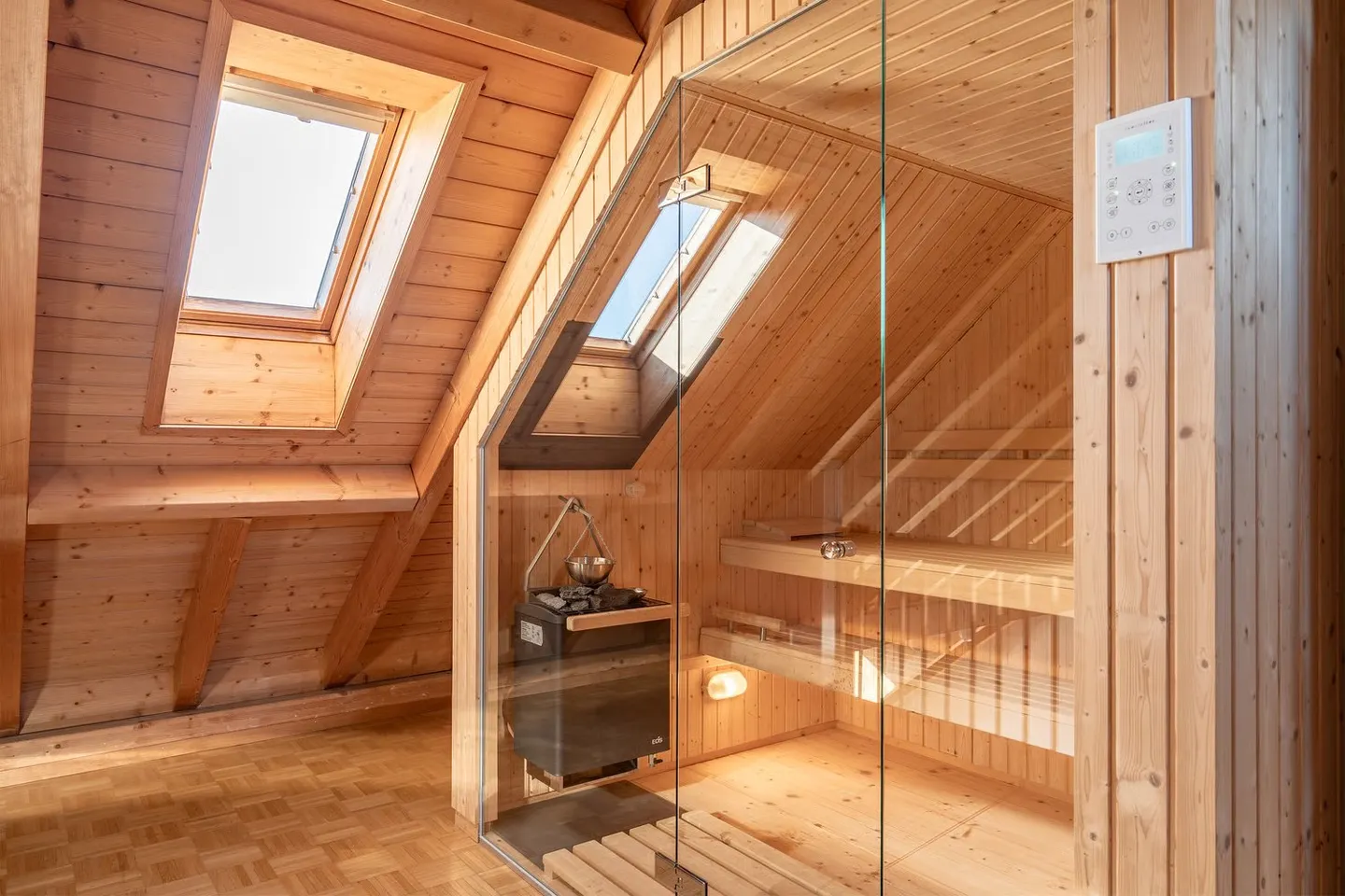 Large 4-room maisonette apartment with sauna and beautiful views in Schüpfen - Photo 15 of 16