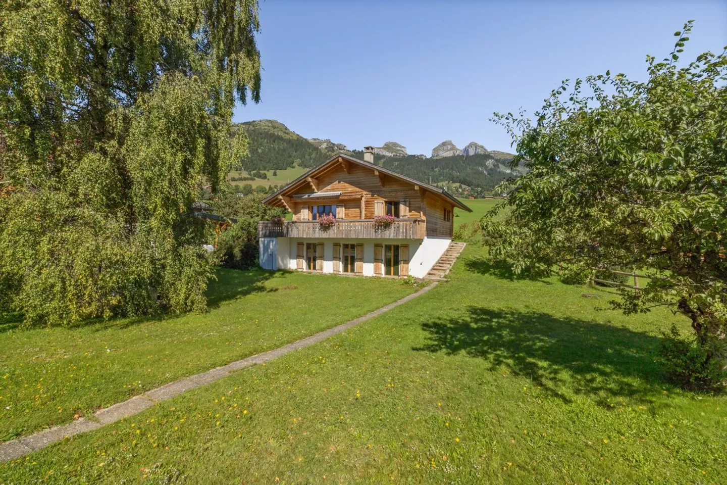 Chalet Autentico nel Cuore delle Alpi Vaud - Foto 1 di 12