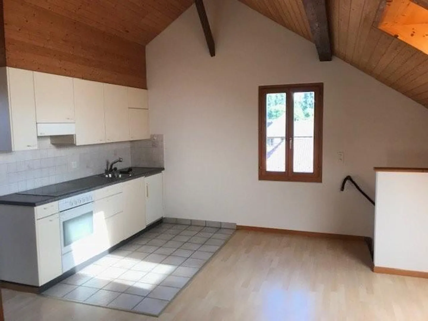 Charmante appartement sous les combles à Oberburg - Photo 2 sur 9