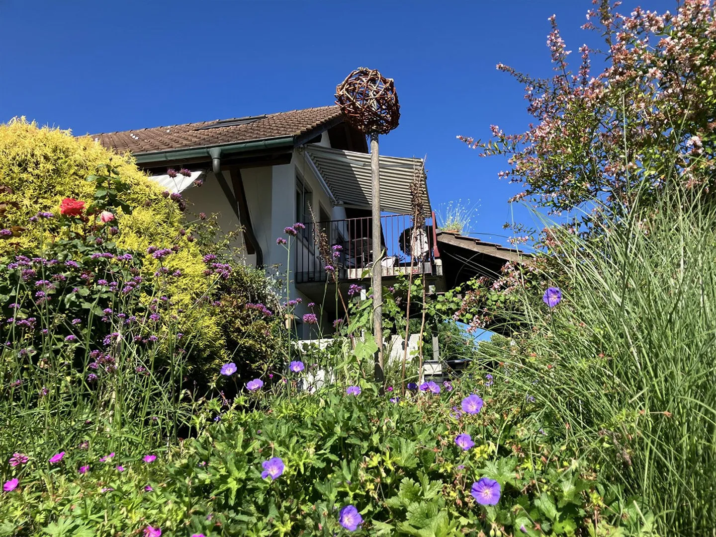 Extraordinary 3.5-room maisonette apartment in a quiet location - Photo 1 of 9