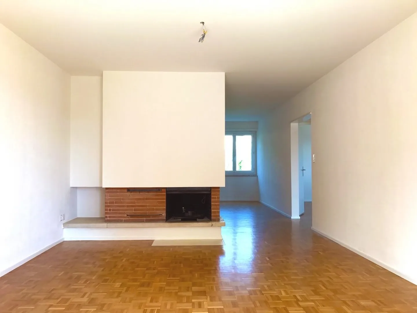 Appartement lumineux et spacieux de 4,5 pièces à louer - Photo 2 sur 10