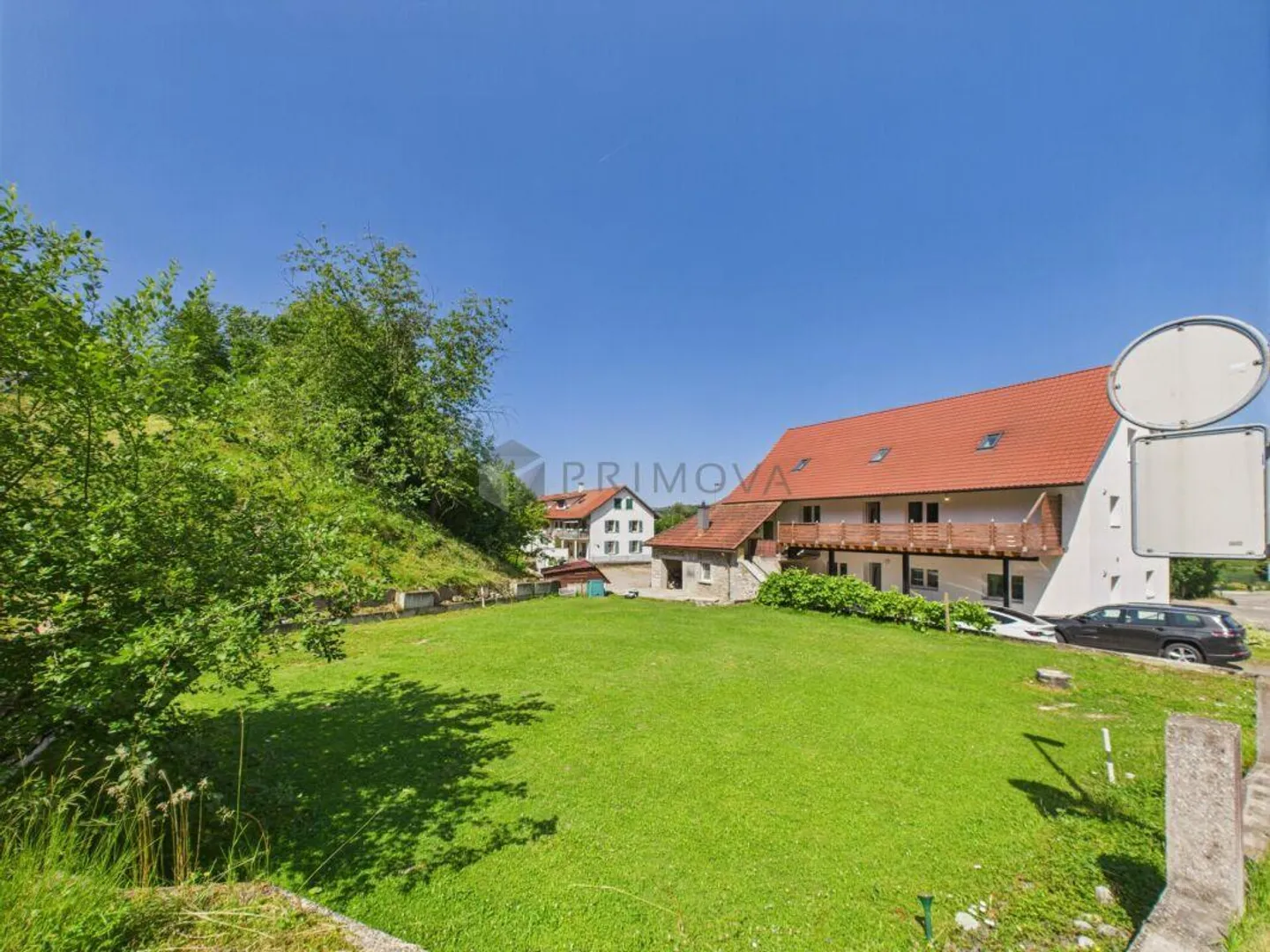 Where families grow and dreams are built - Multi-family house with expansion potential - Photo 1 of 17