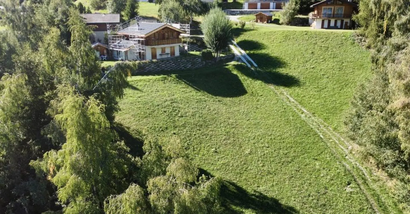 Grande parcella pronta ad accogliere il tuo futuro chalet a La Tzoumaz - Foto 1 di 6