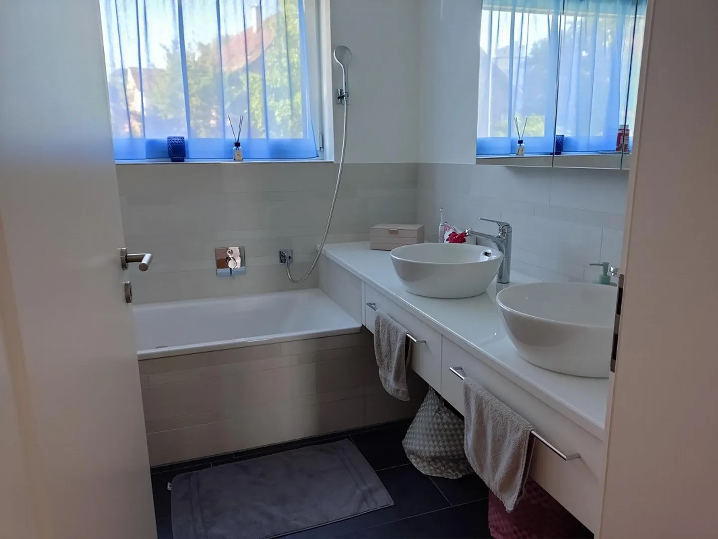 Appartement moderne, lumineux, spacieux et central de 3,5 pièces - Photo 7 sur 10
