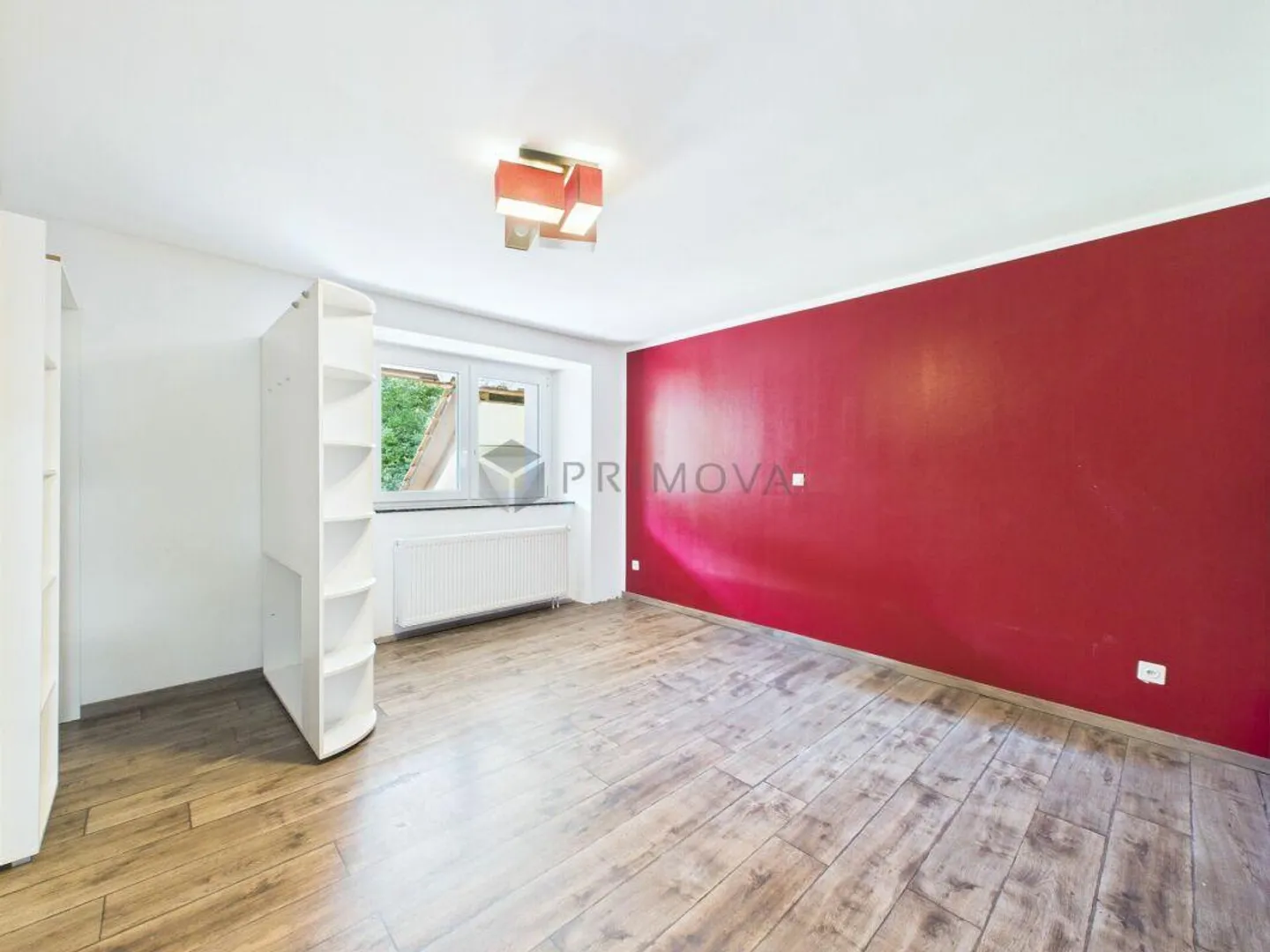 Where families grow and dreams are built - Multi-family house with expansion potential - Photo 9 of 17