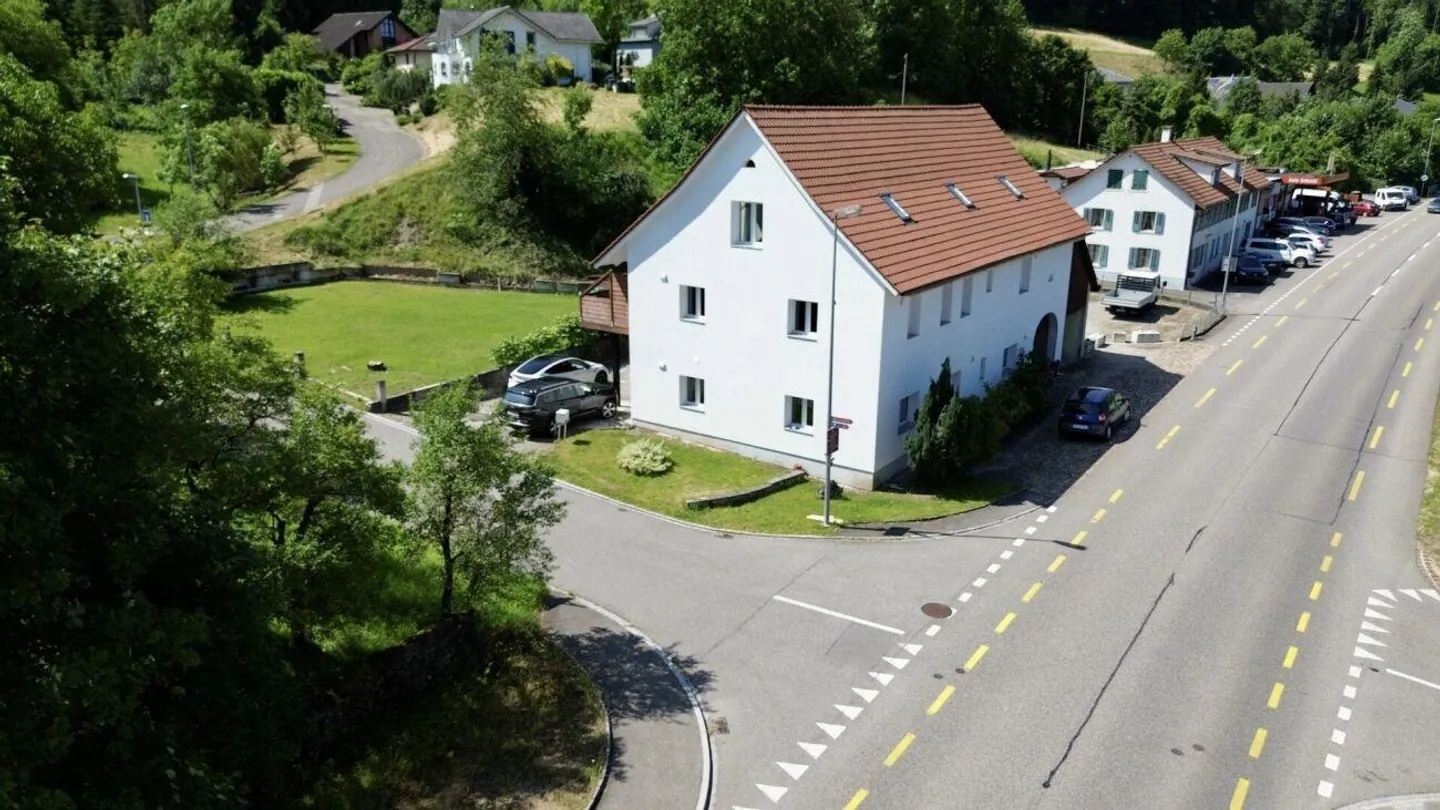 Where families grow and dreams are built - Multi-family house with expansion potential - Photo 14 of 17