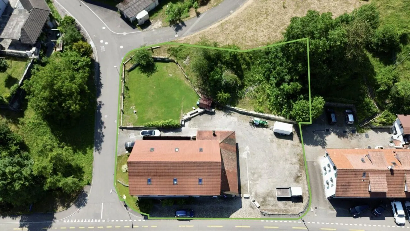 Where families grow and dreams are built - Multi-family house with expansion potential - Photo 16 of 17