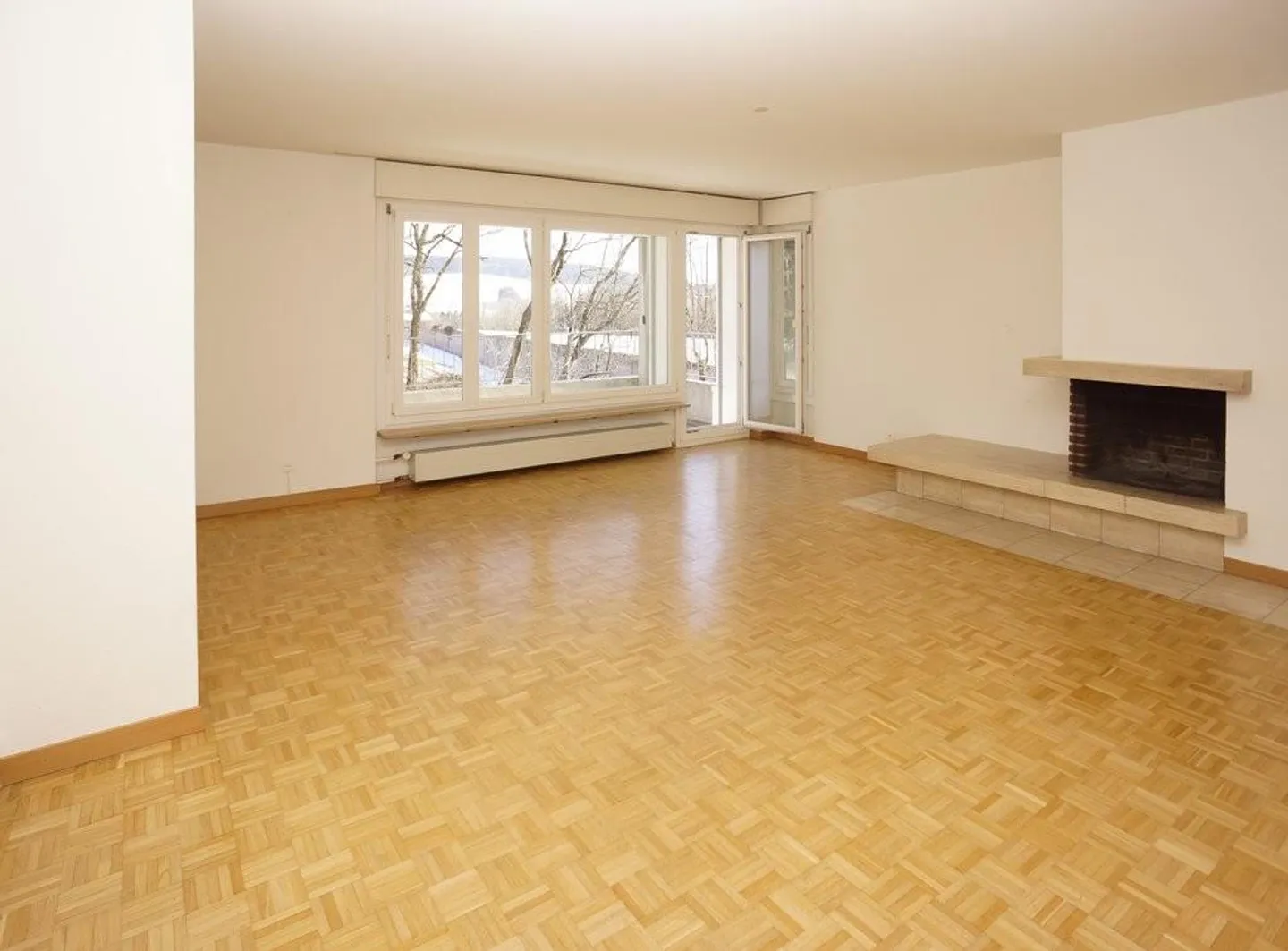 Spacious 4.5-room apartment with garden seating area in a quiet environment - Photo 5 of 10
