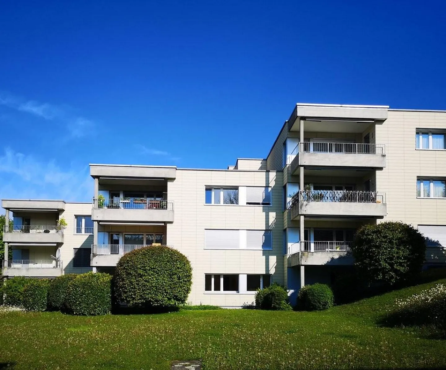 Spacious 4.5-room apartment with garden seating area in a quiet environment - Photo 1 of 10