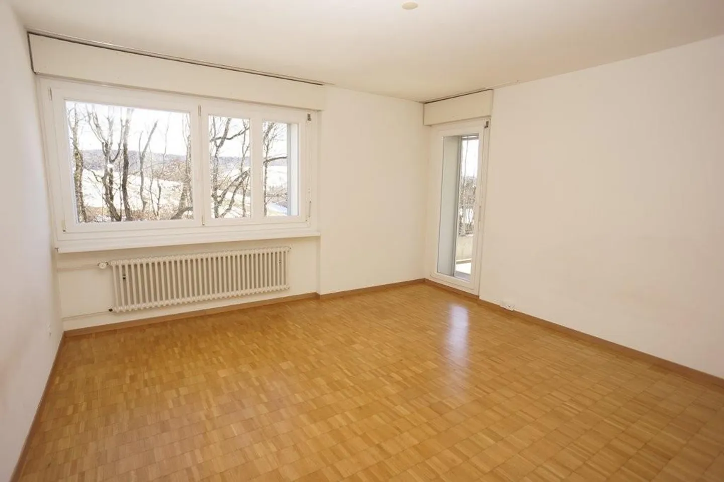 Spacious 4.5-room apartment with garden seating area in a quiet environment - Photo 6 of 10