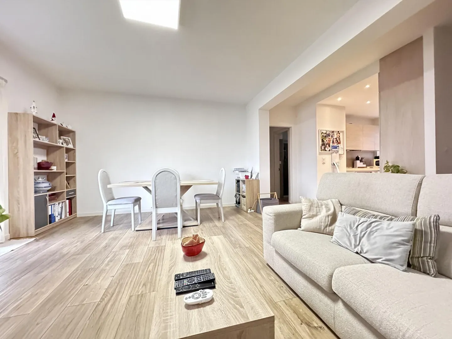 SCHÖNES 4.5 WIE NEU IN LUGANO BREGANZONA - Foto 4 von 11