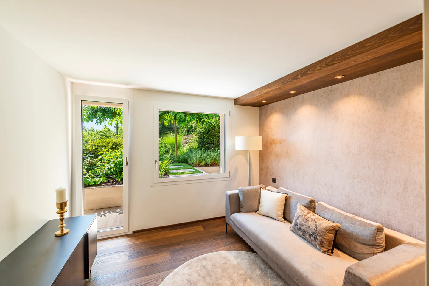 Apartment with large terrace, garden and lake view - Photo 11 of 20