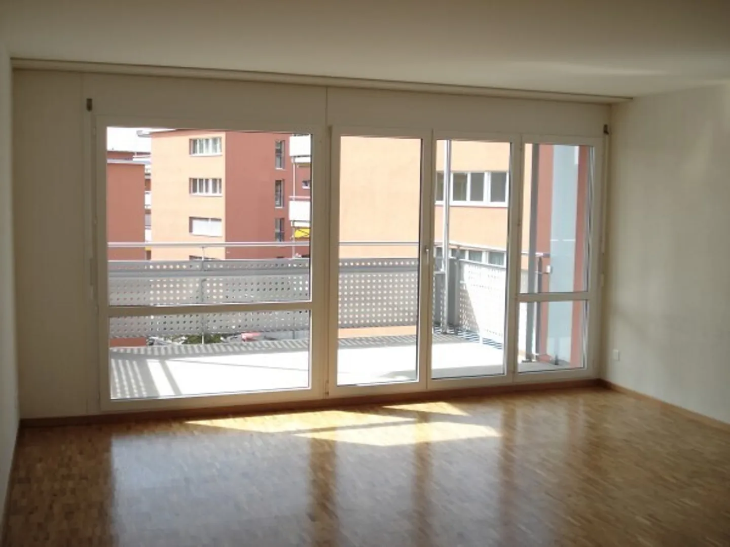 Appartement moderne 4.5 pièces - Photo 4 sur 11