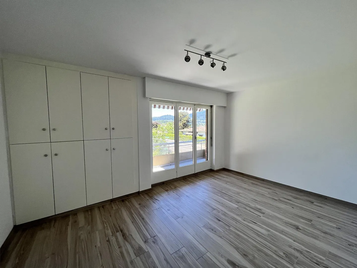 Lugano-Pazzallo – Perfetto appartamento 3.5 locali con terrazze e parcheggio – Come reddito - Foto 22 di 27