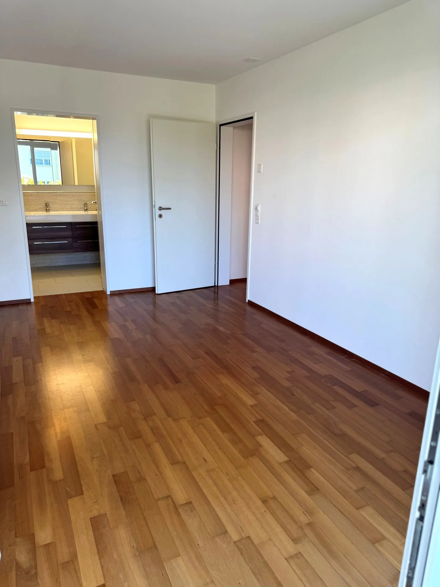 Modern 3.5-room apartment in Gossau with two balconies - Photo 9 of 16