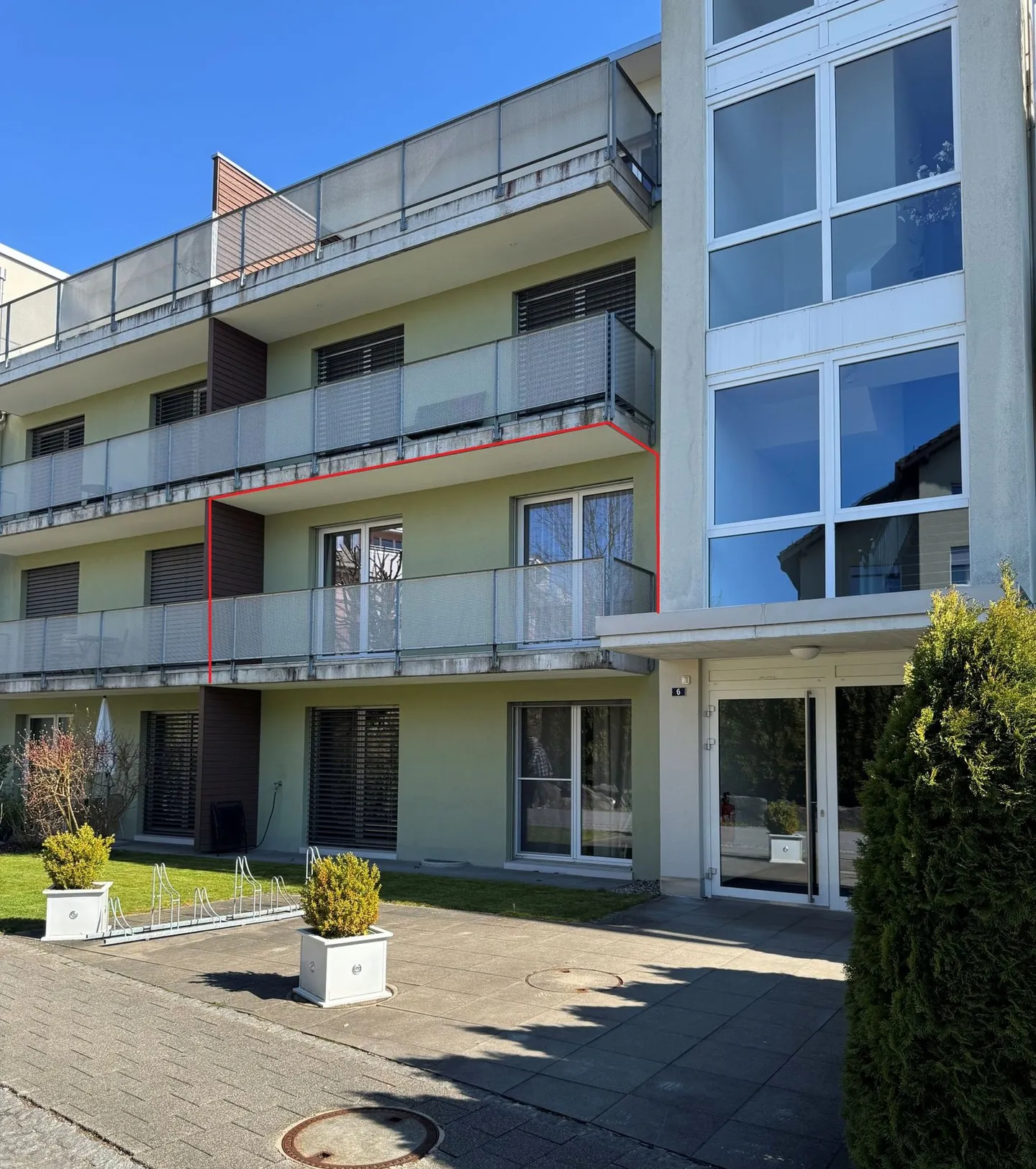 Modern 3.5-room apartment in Gossau with two balconies - Photo 2 of 16