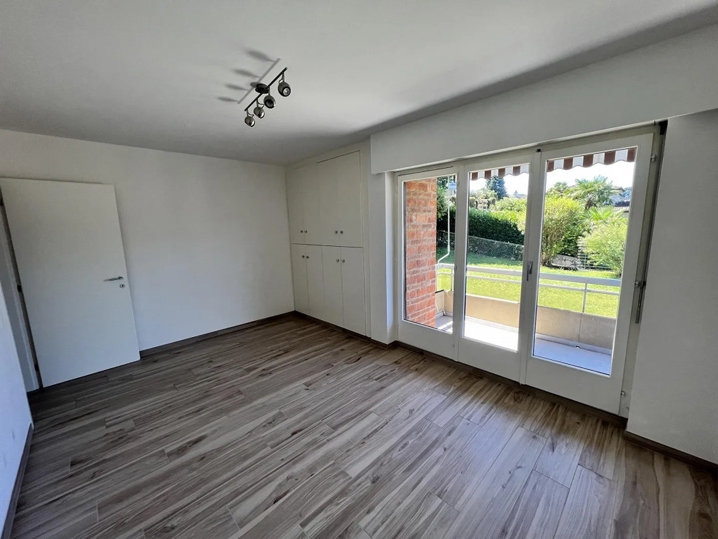 Lugano-Pazzallo – Perfetto appartamento 3.5 locali con terrazze e parcheggio – Come reddito - Foto 24 di 27