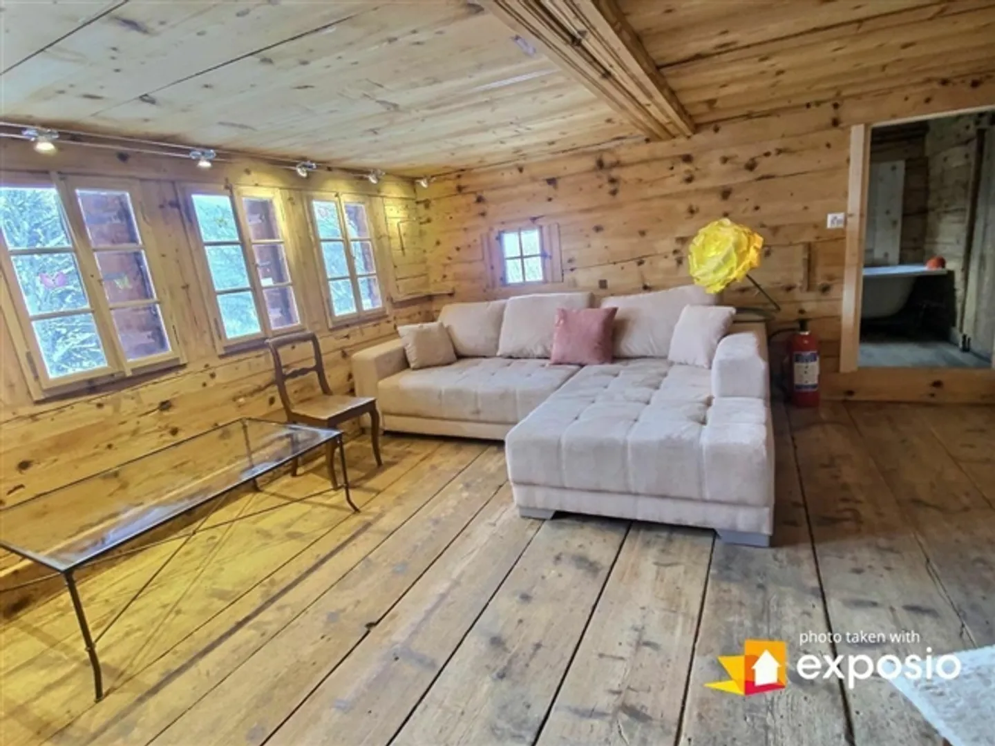 Classe dans sa forme la plus pure. Un chalet authentique. Rénovation appropriée. - Photo 4 sur 15