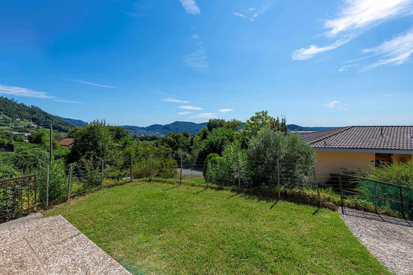 CASTEL S. PIETRO : VILLA AVEC UN GRAND POTENTIEL DE RÉNOVATION - Photo 9 sur 12