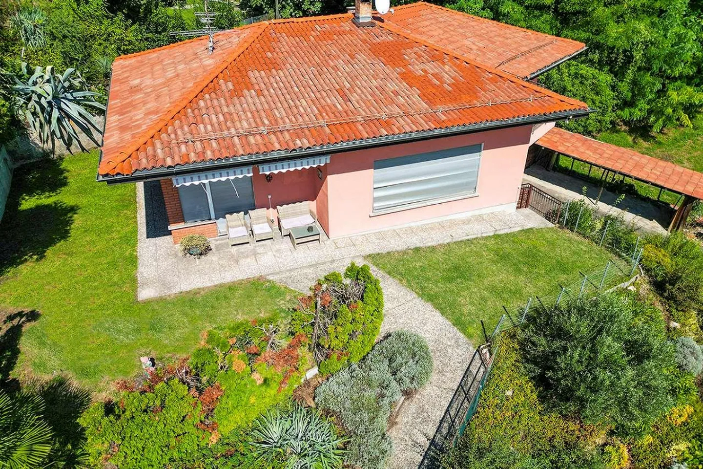 CASTEL S. PIETRO : VILLA AVEC UN GRAND POTENTIEL DE RÉNOVATION - Photo 12 sur 12