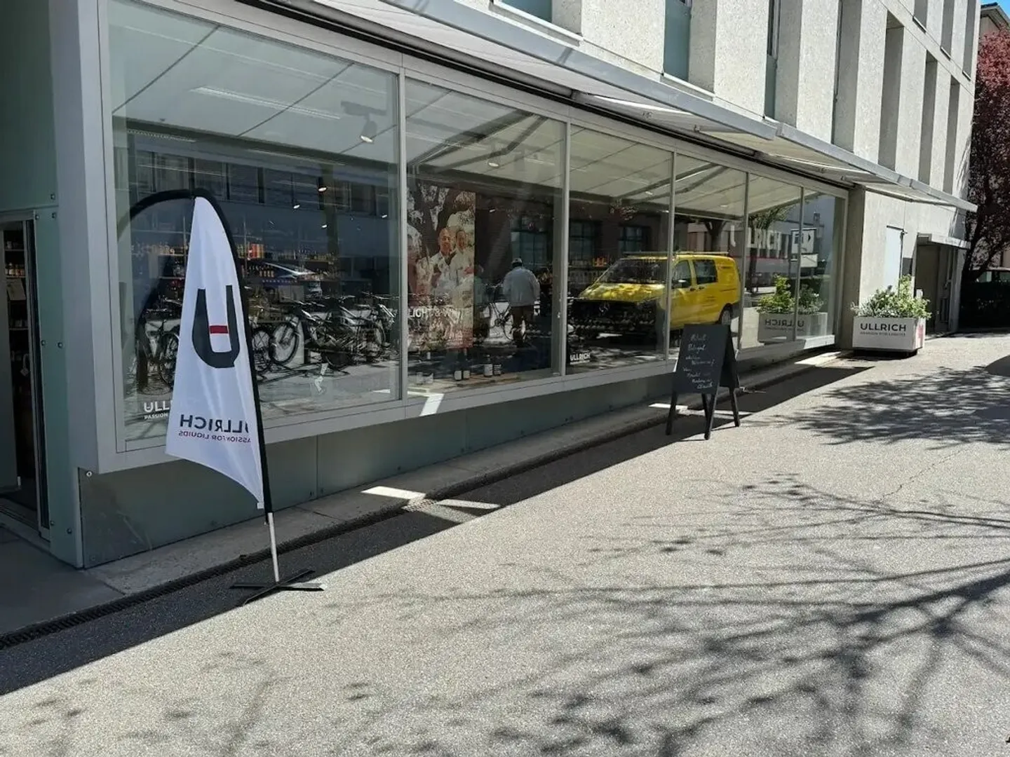 Spacious Commercial Space in Chur - Photo 2 of 9