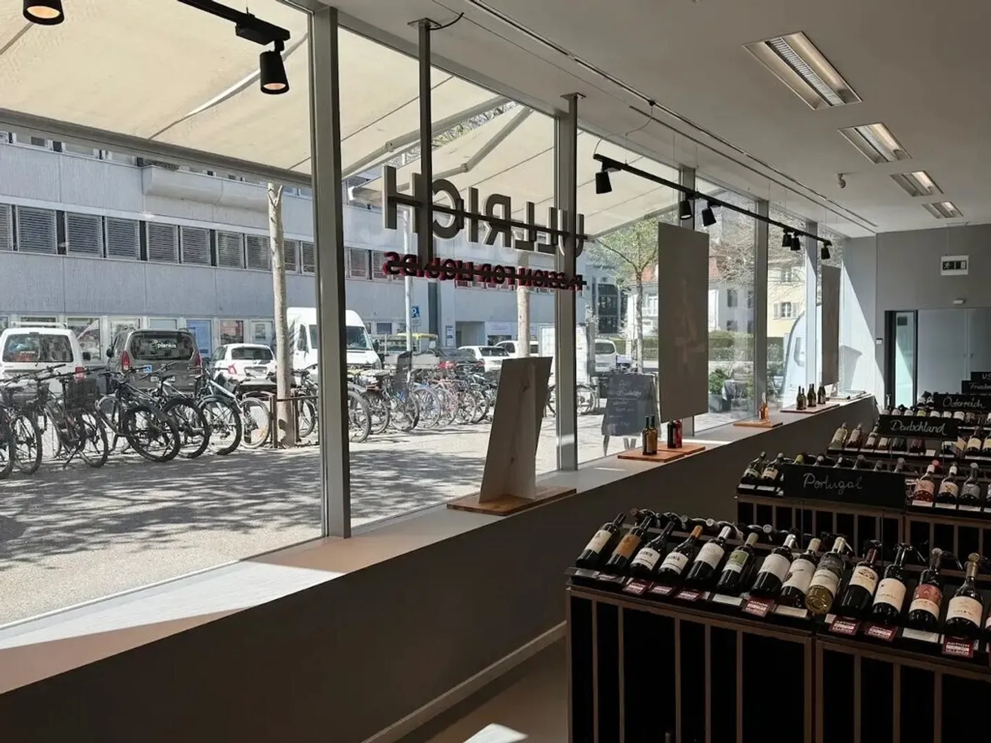 Spacious Commercial Space in Chur - Photo 3 of 9