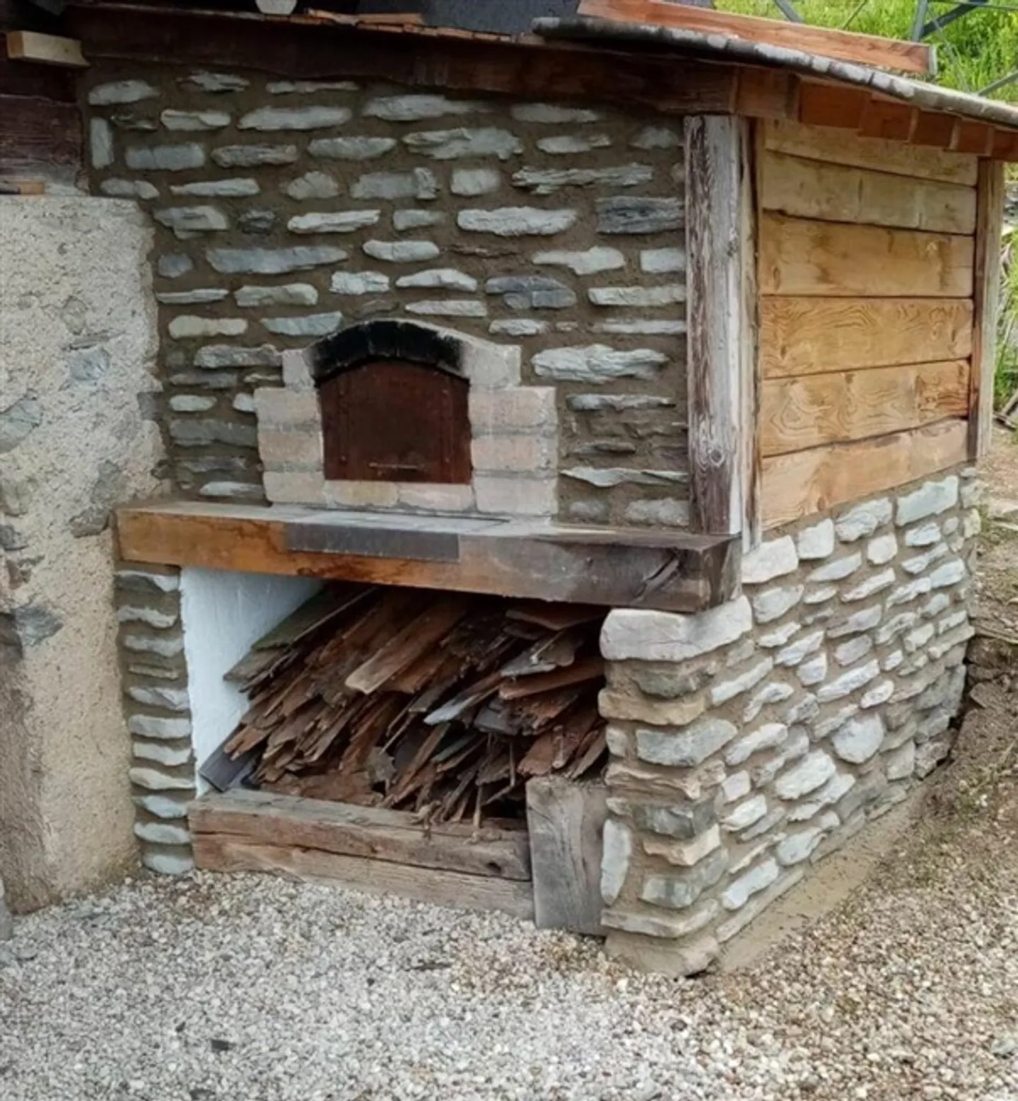 Classe dans sa forme la plus pure. Un chalet authentique. Rénovation appropriée. - Photo 14 sur 15