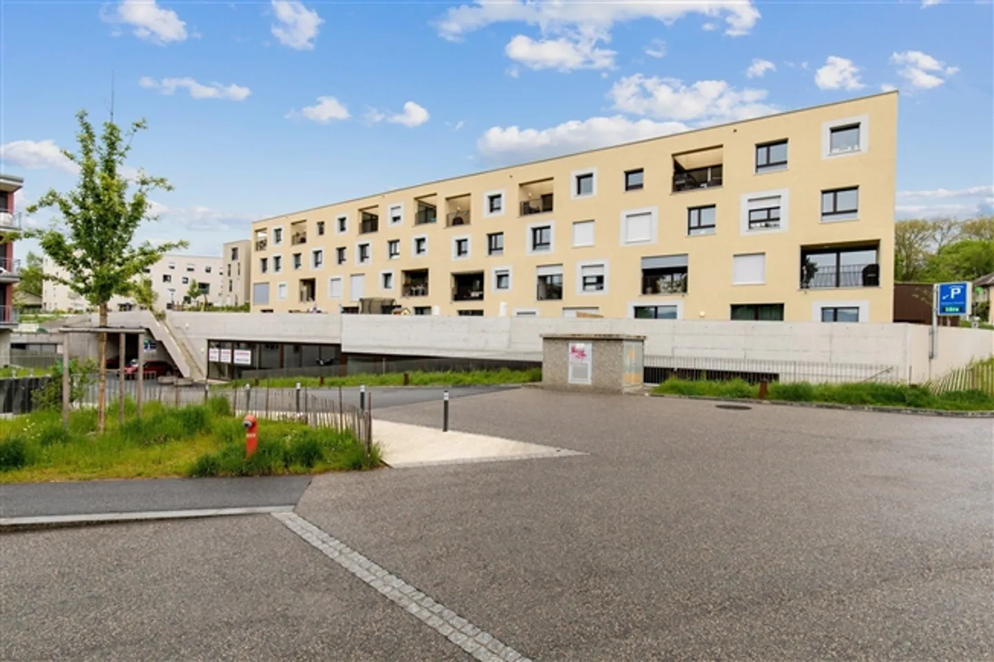 Indoor motorcycle parking space for rent - Photo 1 of 1