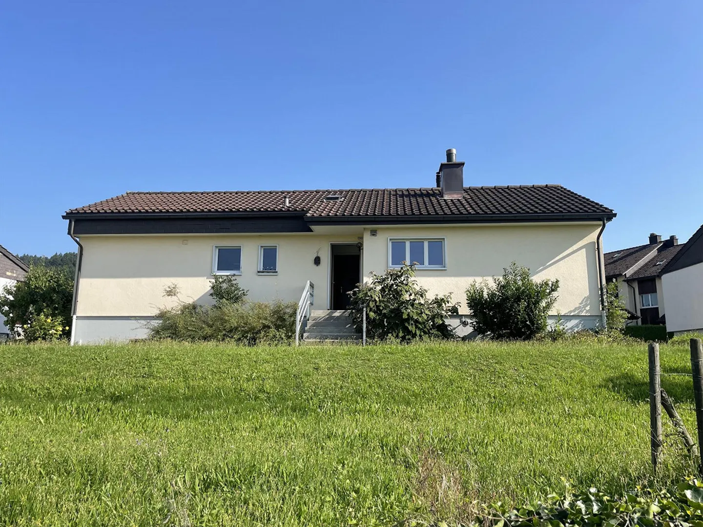 Maison individuelle de rêve à la recherche de nouveaux propriétaires - Photo 1 sur 23