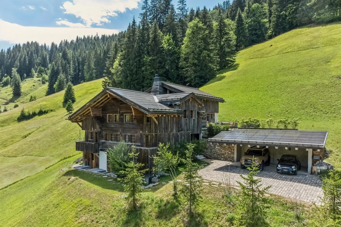 Chalet extraordinaire - élégance alpine aux portes de Gstaad - Photo 2 sur 13