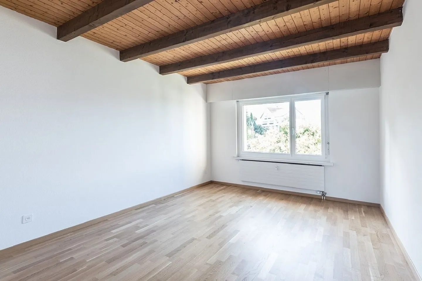 Charming Maisonette Apartment - Photo 3 of 7