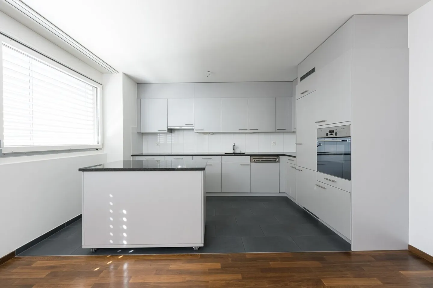 Apartment for rent - Photo 6 of 13