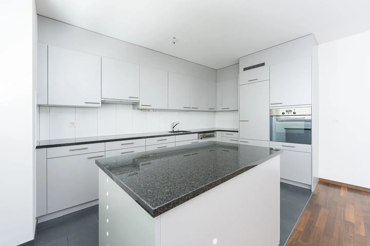 Apartment for rent - Photo 7 of 13