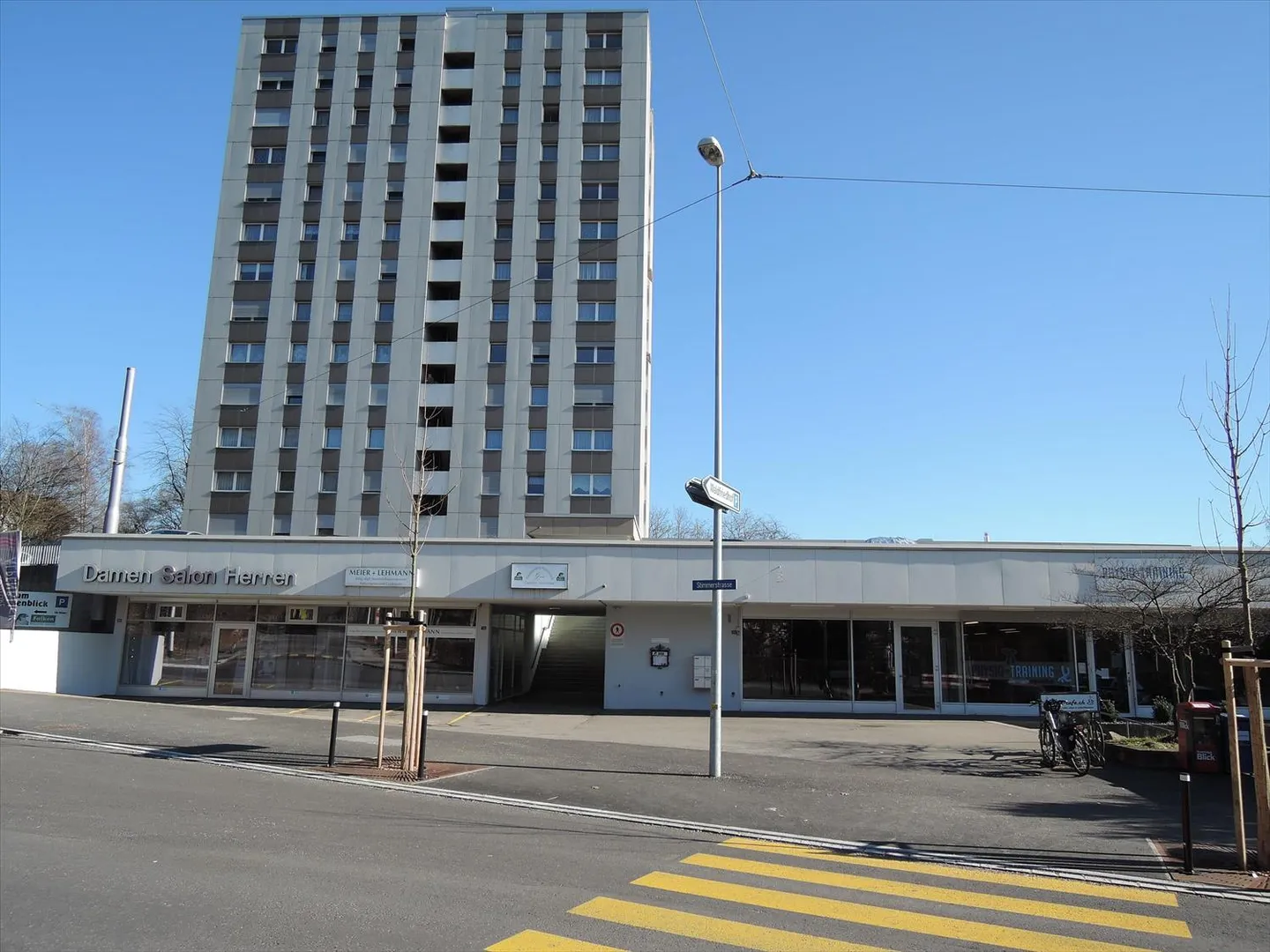 Super spazio di parcheggio per il tuo veicolo! - Foto 1 di 2
