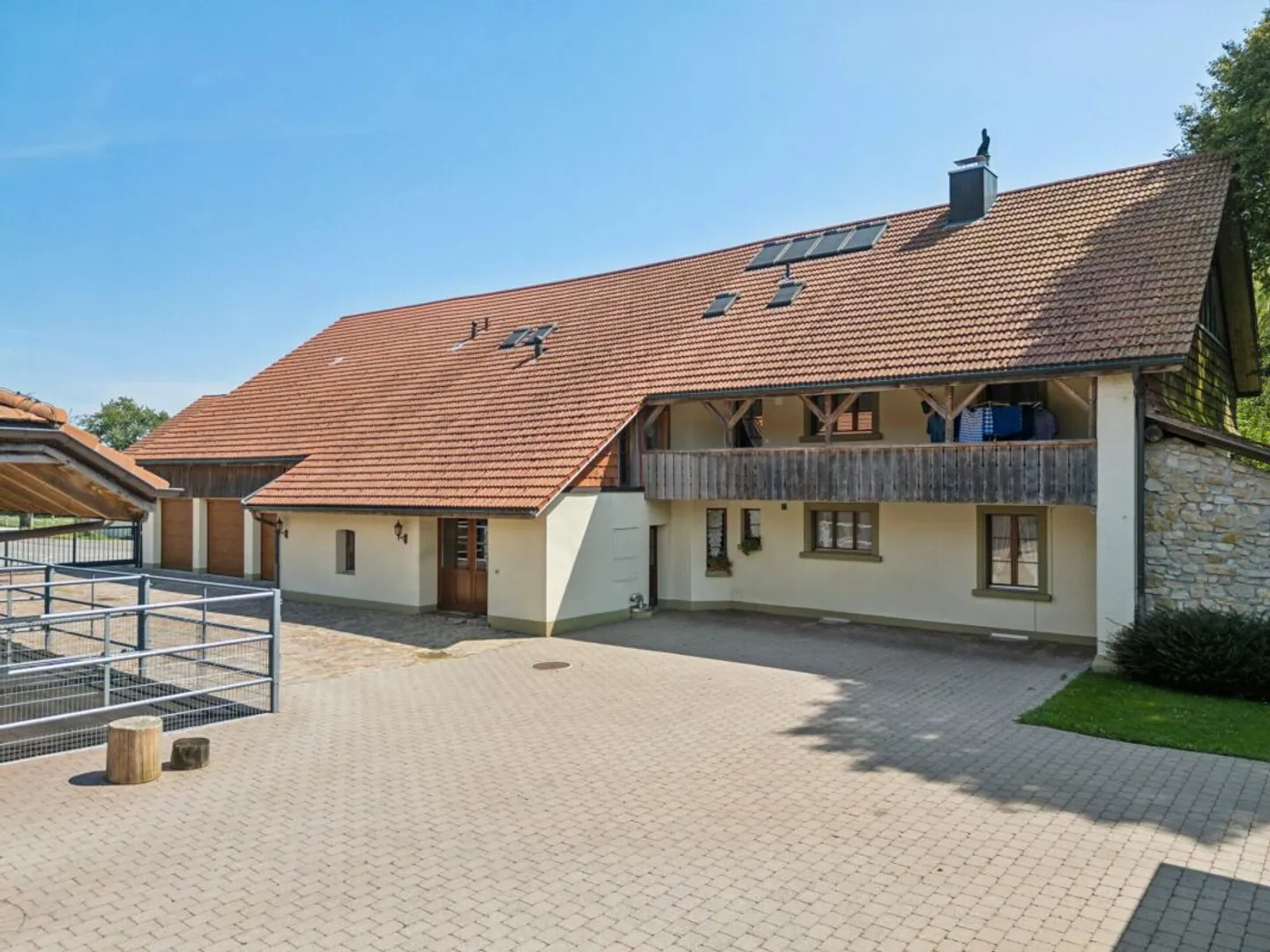 REITSPORTIMMOBILIE MIT 4 WOHNEINHEITEN, SANDPLATZ UND OVAL-FÜHRANLAGE - Foto 15 von 15