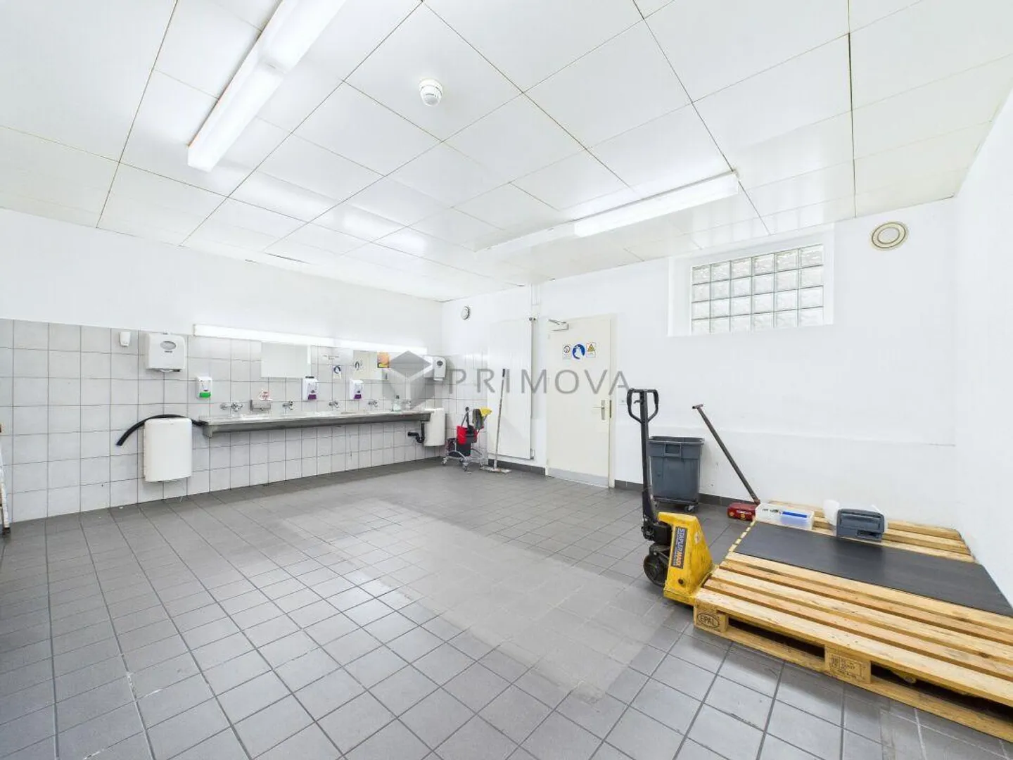 Plenty of space, many possibilities - Commercial property with Lake Constance... - Photo 11 of 20