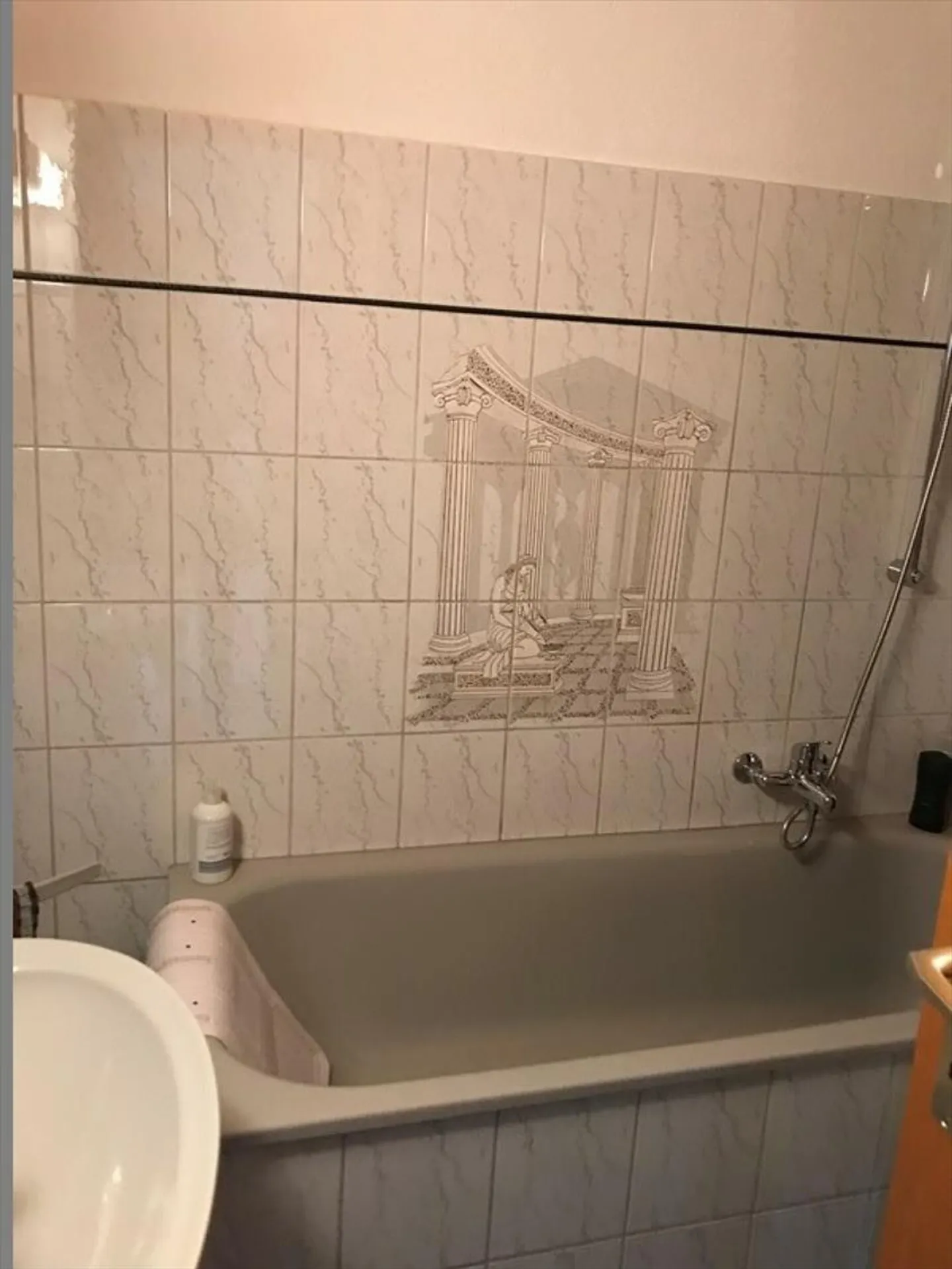 Apartment for rent - Photo 3 of 3