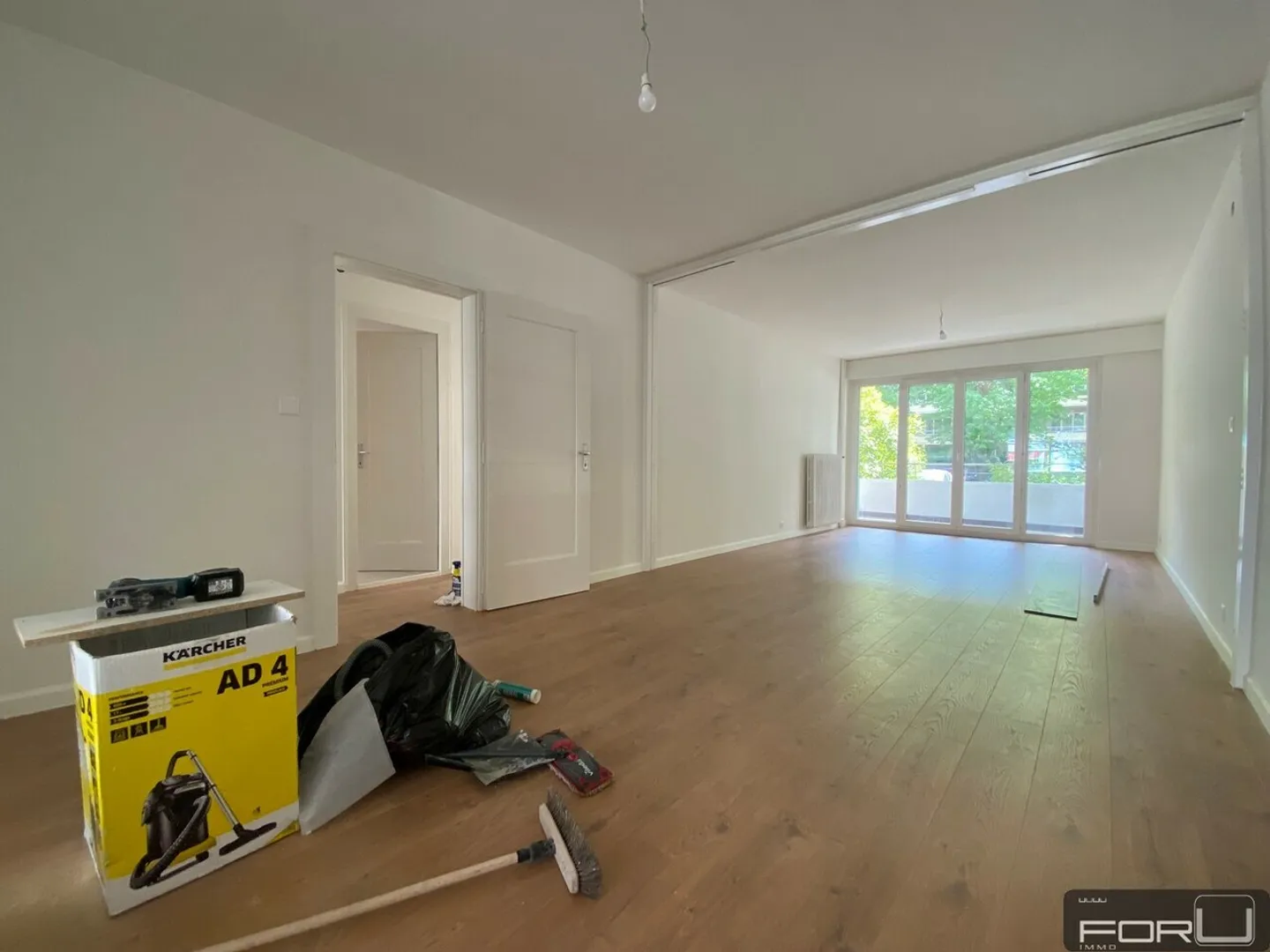 Très beau 6 pièces rénové avec 4 chambres et 2 balcons à Lancy - Photo 2 sur 13