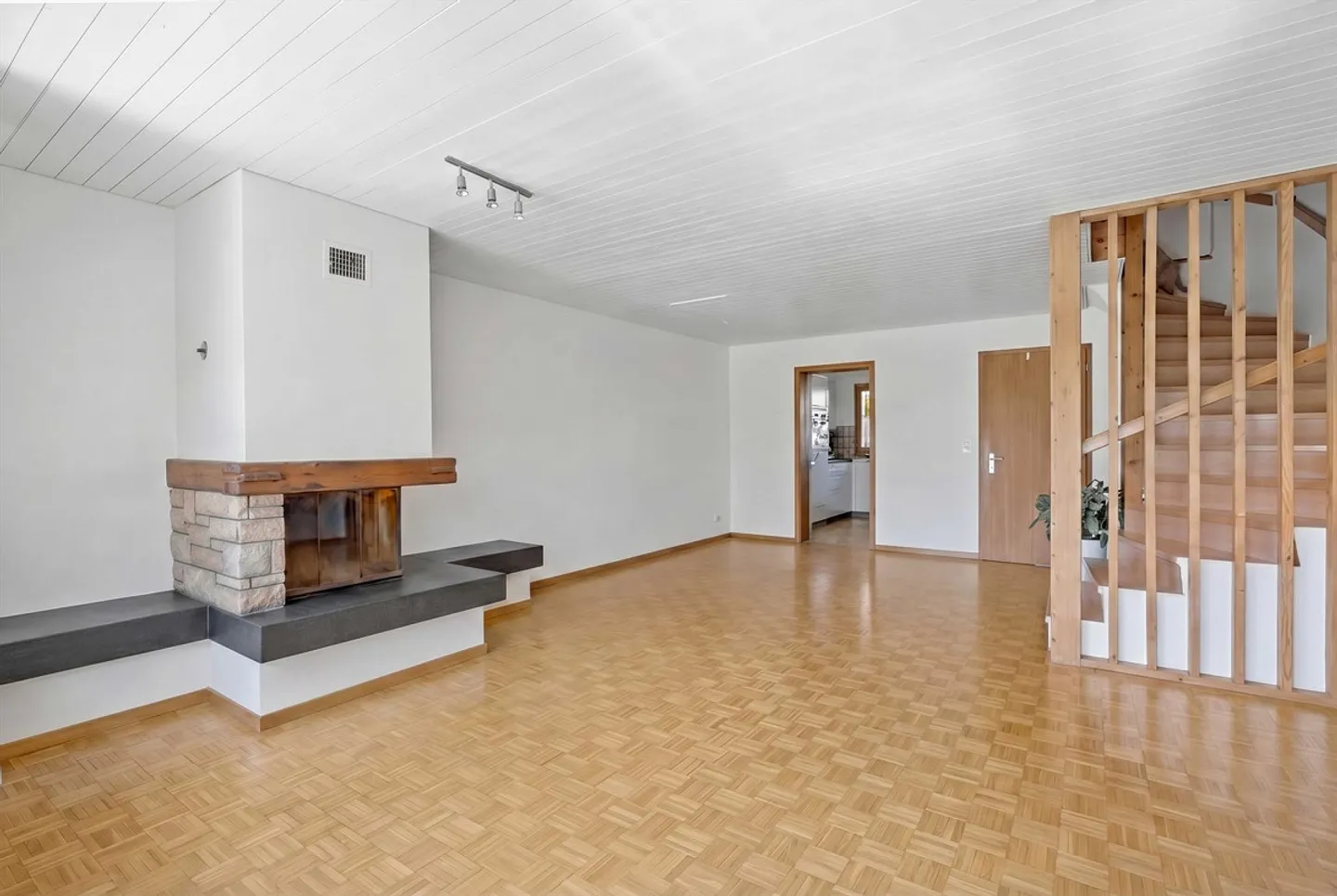 Maison de famille en rangée ensoleillée avec charme dans un emplacement calme - Photo 5 sur 12