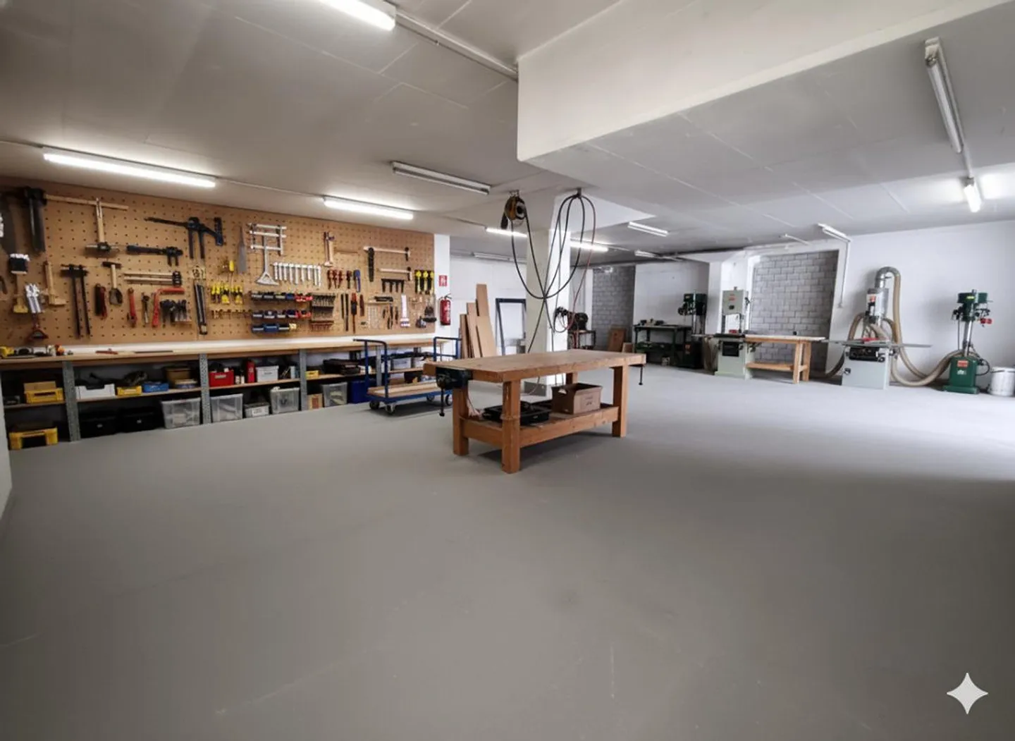 Atelier à louer - Photo 3 sur 9