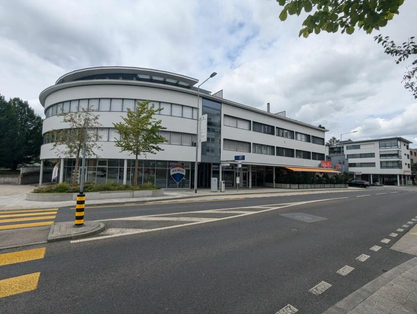 Espace de vente dans un emplacement privilégié à Rotkreuz - Photo 1 sur 14