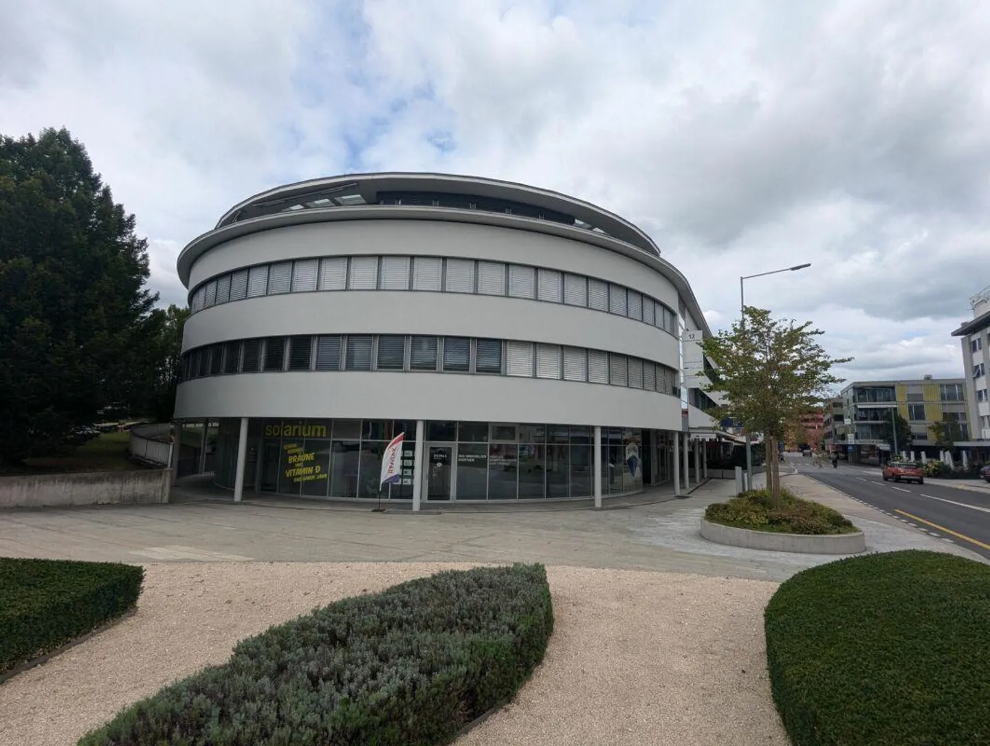 Espace de vente dans un emplacement privilégié à Rotkreuz - Photo 3 sur 14