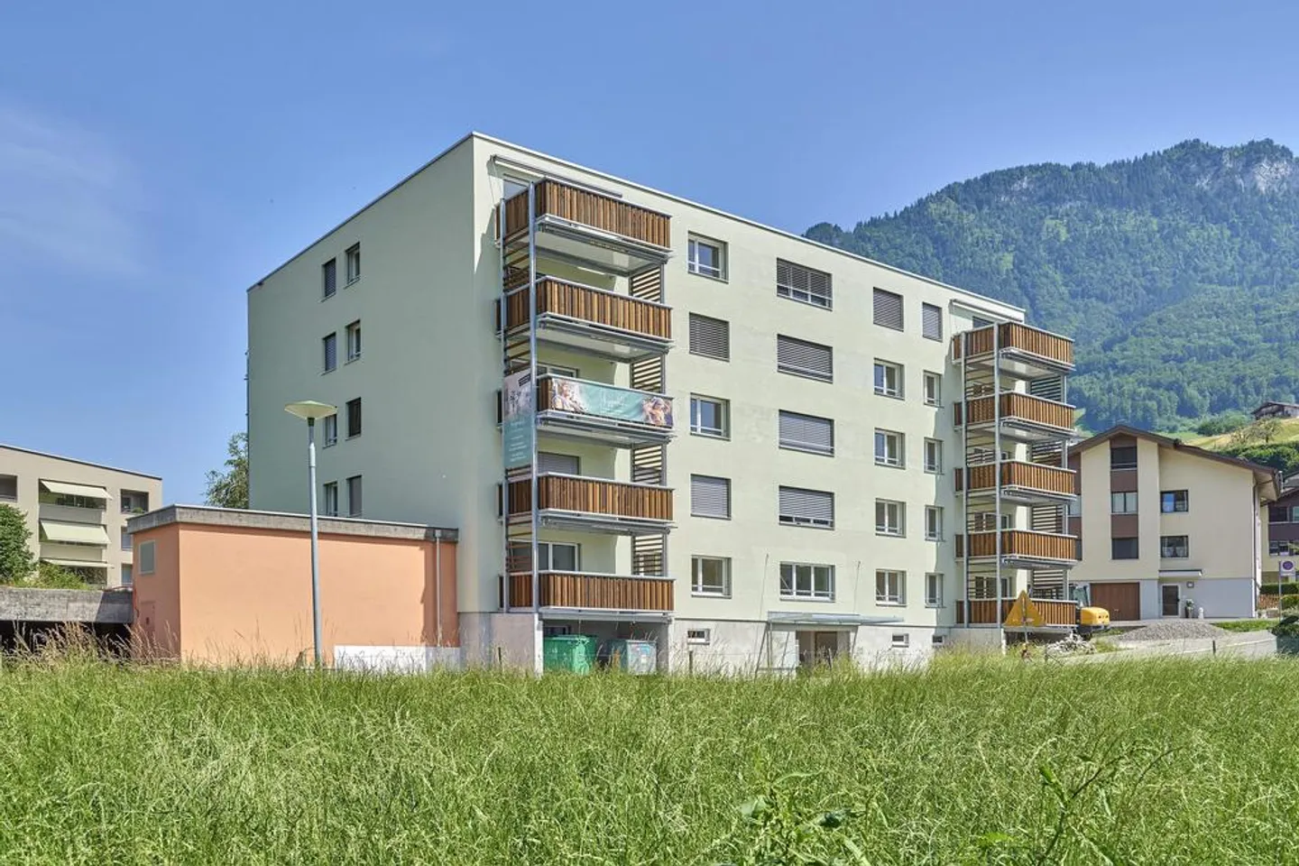 Appartamento moderno di 3,5 locali vicino al centro del villaggio - Foto 1 di 7