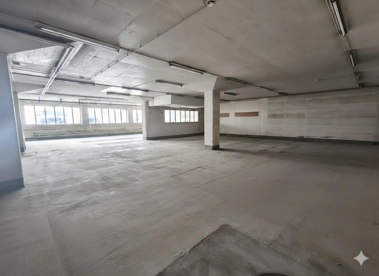 Atelier à louer - Photo 8 sur 9