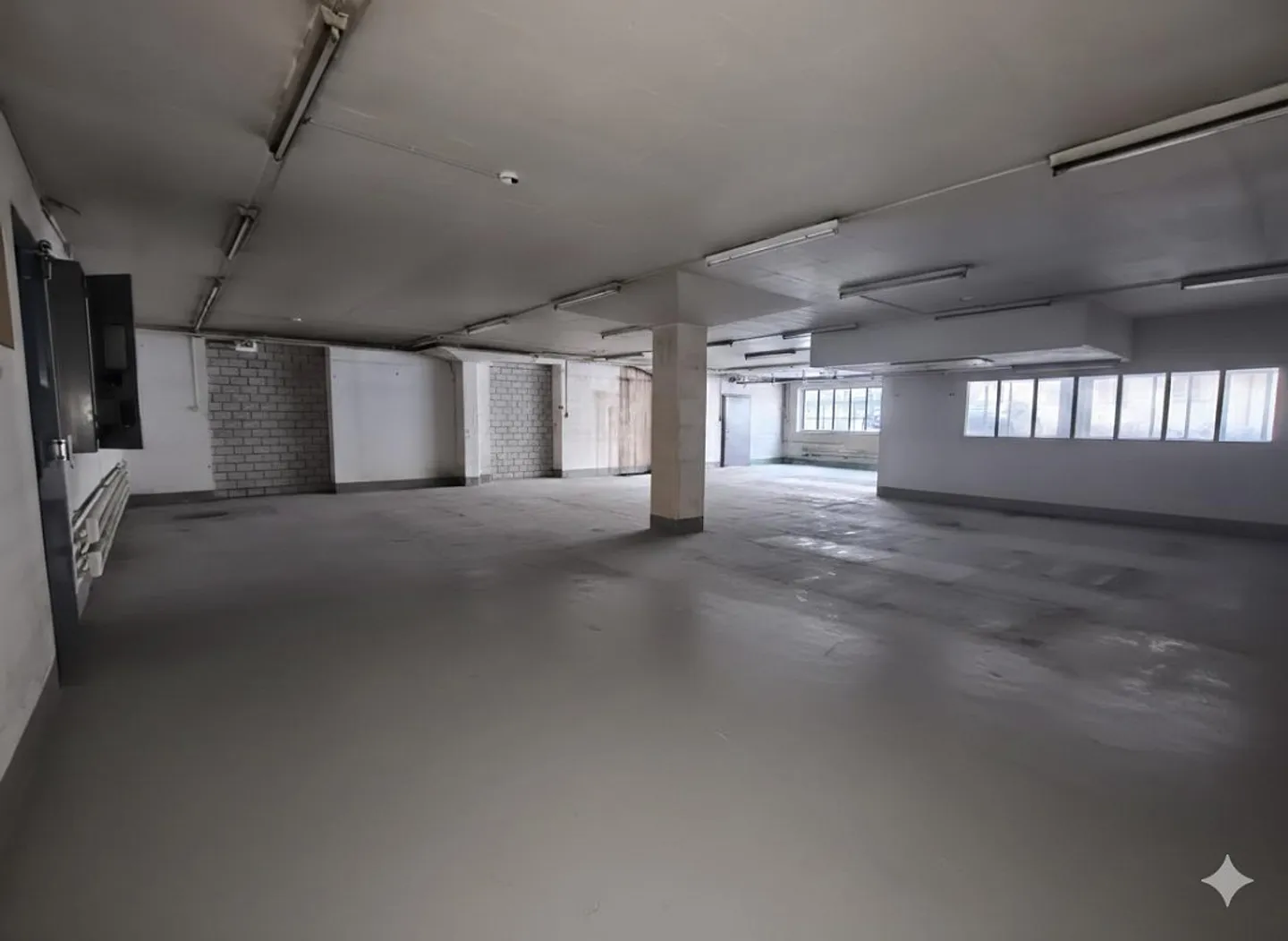 Atelier à louer - Photo 9 sur 9