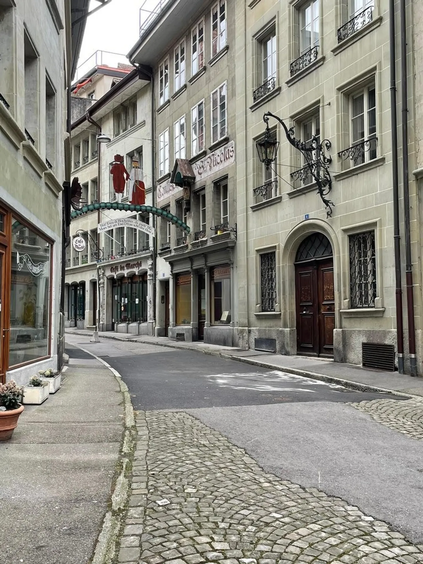 FRIBOURG (Bourg district) - 1.5 rooms on the 4th floor - Photo 1 of 9