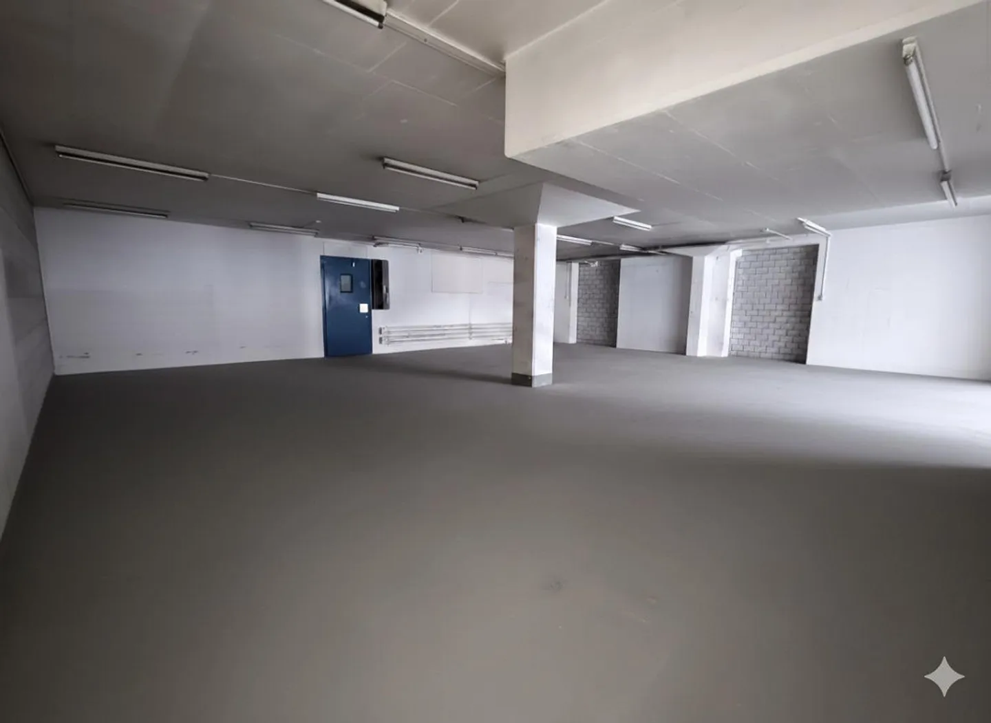 Atelier à louer - Photo 7 sur 9