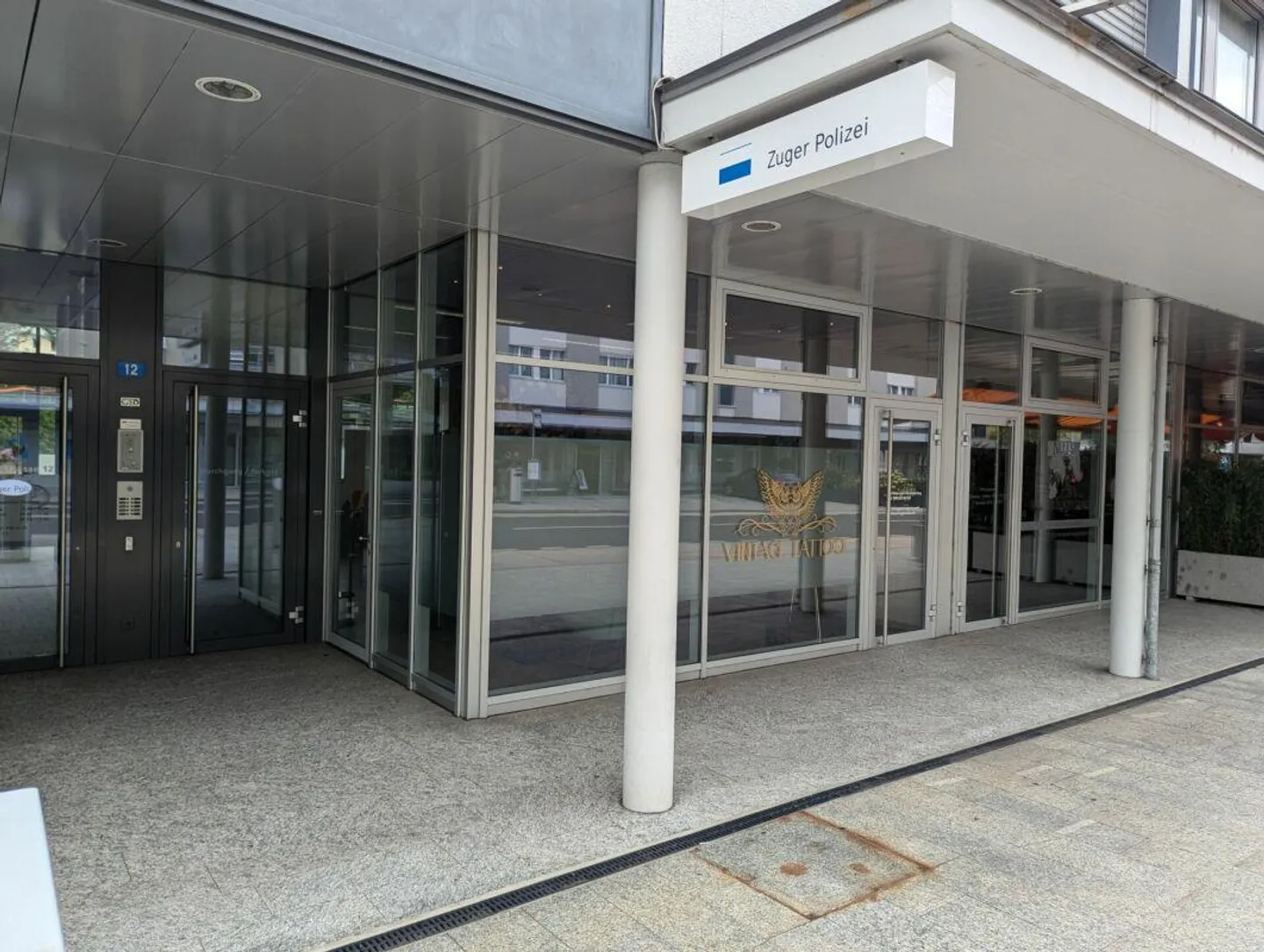 Espace de vente dans un emplacement privilégié à Rotkreuz - Photo 4 sur 14